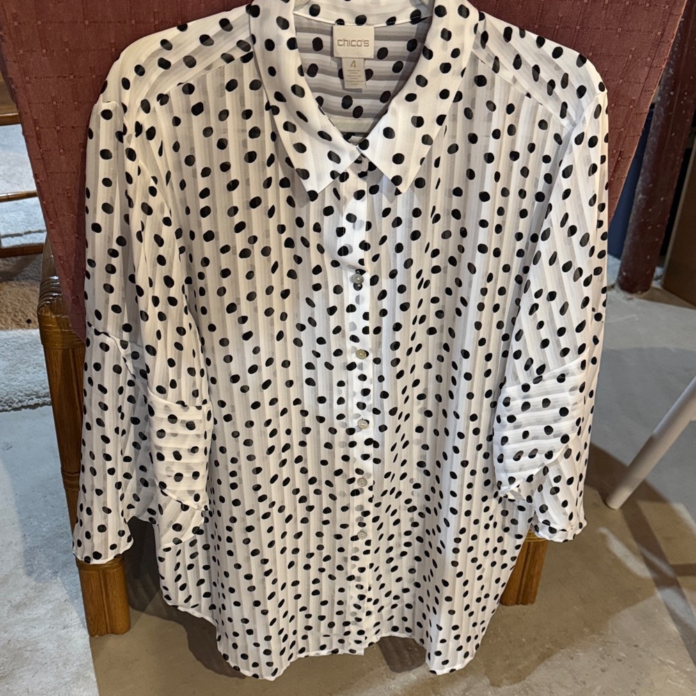 Chico's White and Black Polka Dot Flutter sleeve blouse